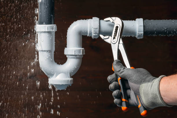 Professional Emergency Plumber technician working in Bryant, IL